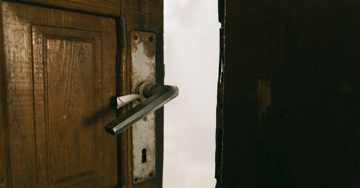 Door Knob Lock Replacement — Jericho Tpke Locksmith