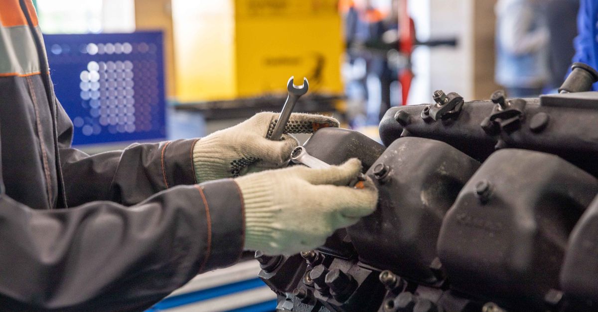 locksmith service technician — Jericho Tpke Locksmith