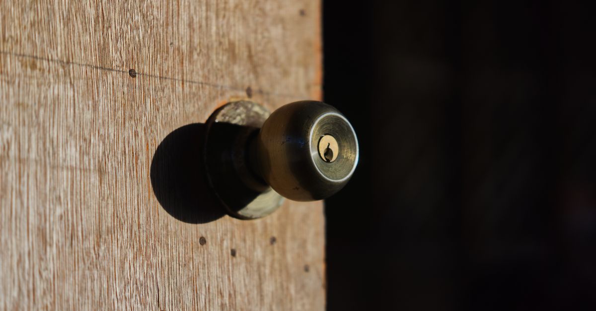 deadbolt installation — Jericho Tpke Locksmith