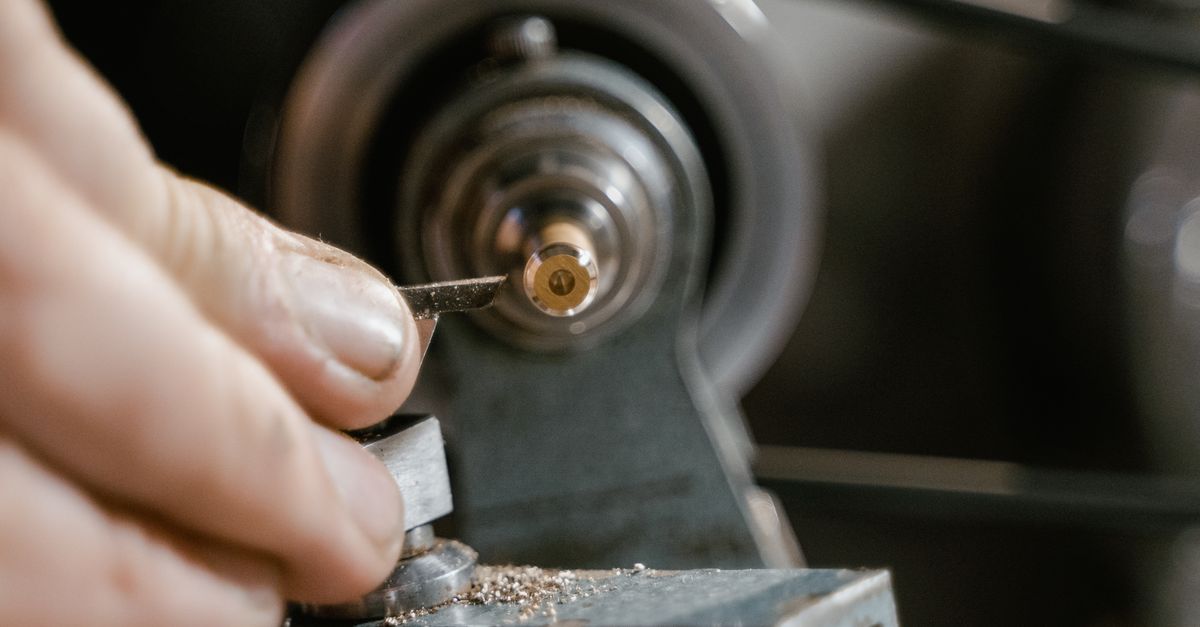 car key cutting machine — Jericho Tpke Locksmith