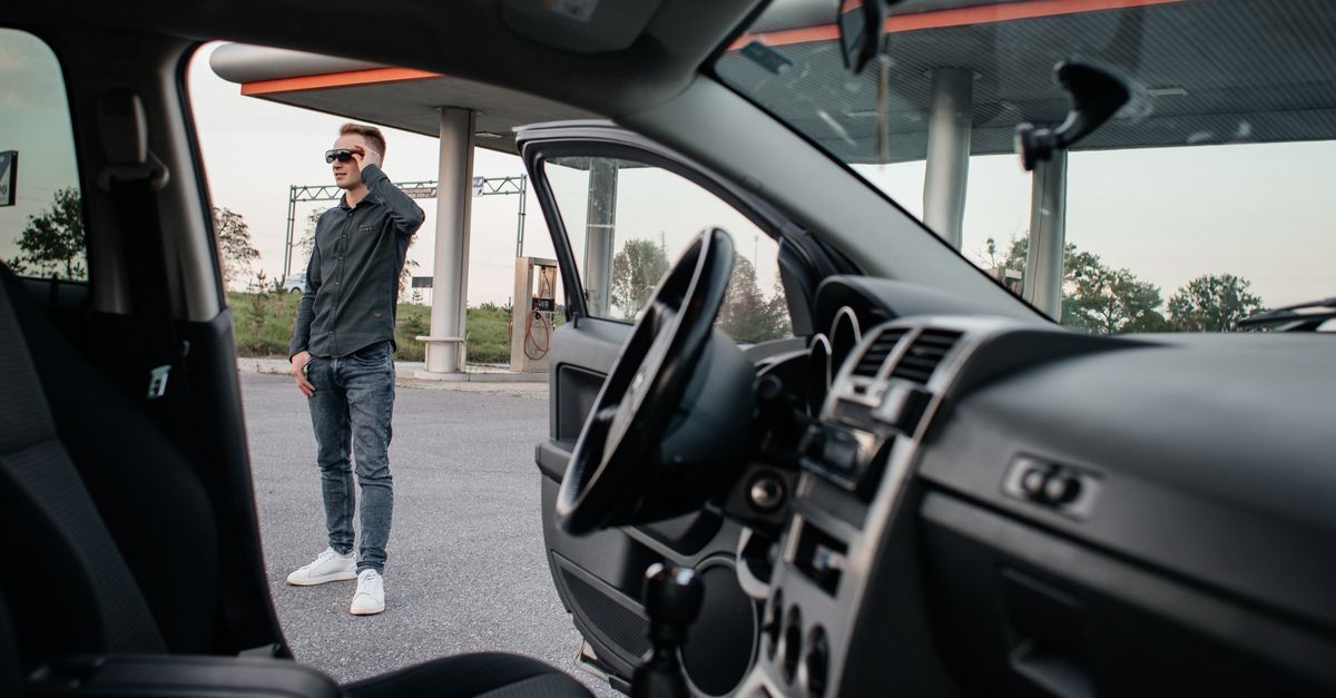 Roadside Car Lockout Service: What to Do and What to Expect — Jericho Tpke Locksmith